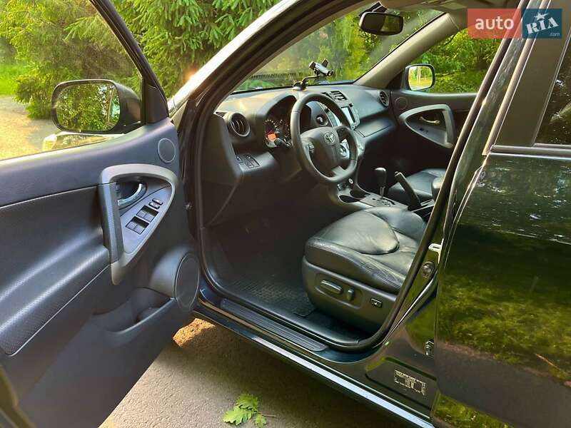 Внедорожник / Кроссовер Toyota RAV4 2012 в Львове