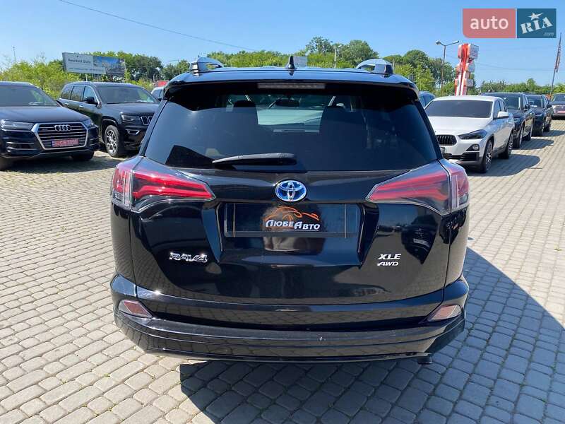 Позашляховик / Кросовер Toyota RAV4 2016 в Львові