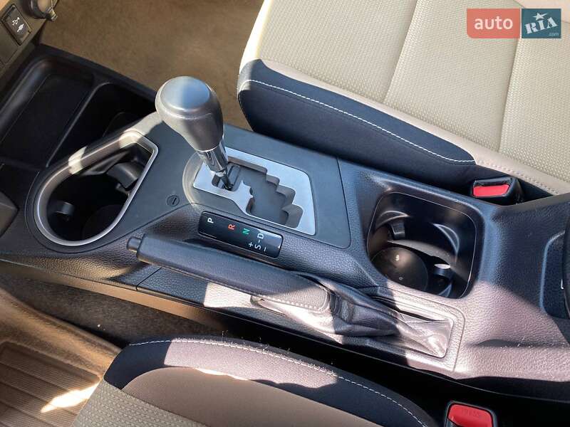 Позашляховик / Кросовер Toyota RAV4 2016 в Львові