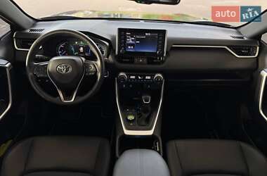Внедорожник / Кроссовер Toyota RAV4 2022 в 