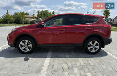 Внедорожник / Кроссовер Toyota RAV4 2015 в 