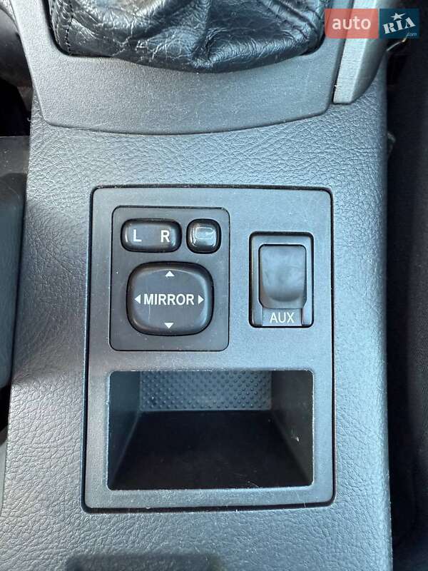Позашляховик / Кросовер Toyota RAV4 2011 в Харкові