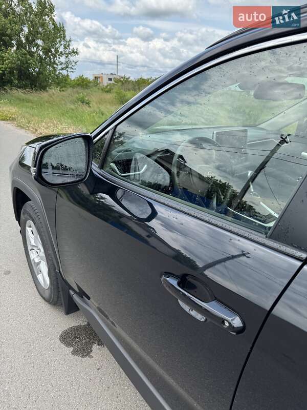 Позашляховик / Кросовер Toyota RAV4 2021 в Києві фото 17 Позашляховик / Кросовер Toyota RAV4 2021 в Києві