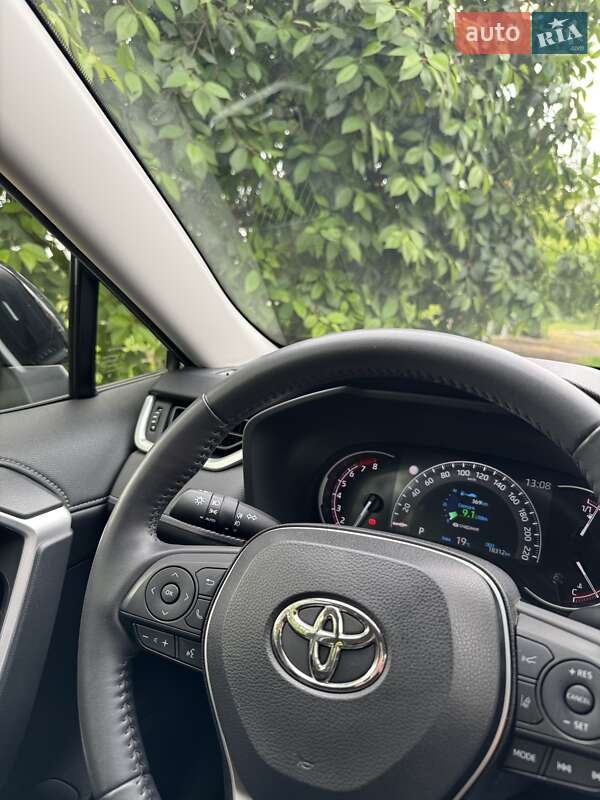 Позашляховик / Кросовер Toyota RAV4 2021 в Києві фото 74 Позашляховик / Кросовер Toyota RAV4 2021 в Києві