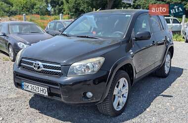 Позашляховик / Кросовер Toyota RAV4 2007 в Рівному