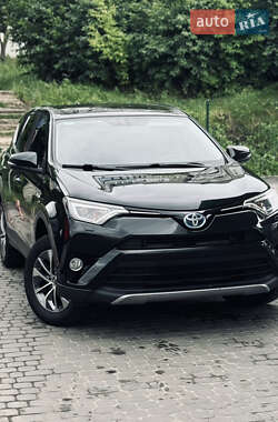 Внедорожник / Кроссовер Toyota RAV4 2017 в Ровно
