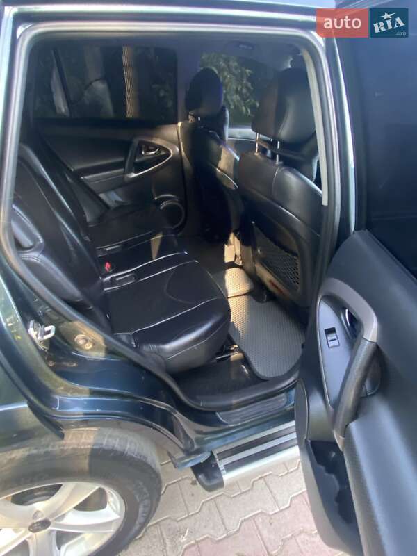 Внедорожник / Кроссовер Toyota RAV4 2007 в Каменец-Подольском