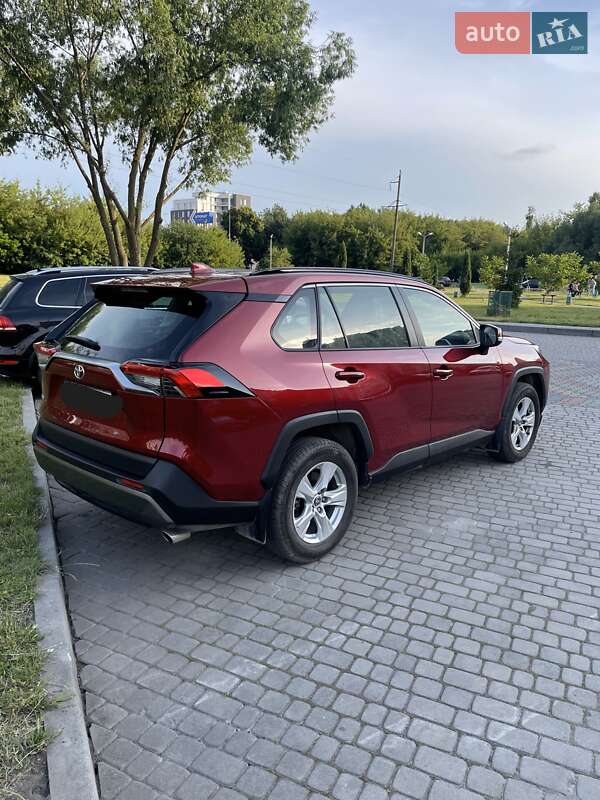 Toyota RAV4 2021