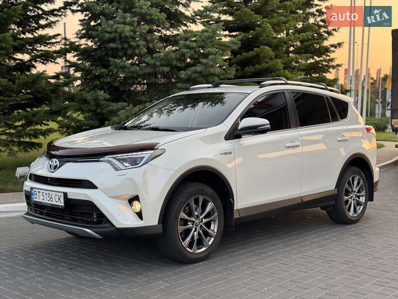 Внедорожник / Кроссовер Toyota RAV4 2017 в Одессе