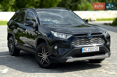 Позашляховик / Кросовер Toyota RAV4 2021 в Луцьку