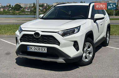 Внедорожник / Кроссовер Toyota RAV4 2020 в Виннице