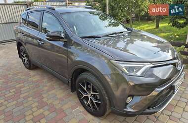Внедорожник / Кроссовер Toyota RAV4 2016 в Ровно