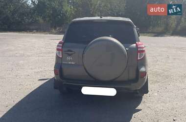 Внедорожник / Кроссовер Toyota RAV4 2012 в 