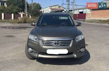 Внедорожник / Кроссовер Toyota RAV4 2012 в 