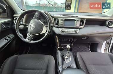 Внедорожник / Кроссовер Toyota RAV4 2014 в 