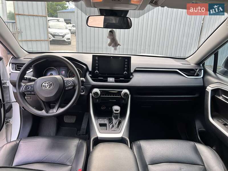 Внедорожник / Кроссовер Toyota RAV4 2021 в Киеве фото 4 Внедорожник / Кроссовер Toyota RAV4 2021 в Киеве