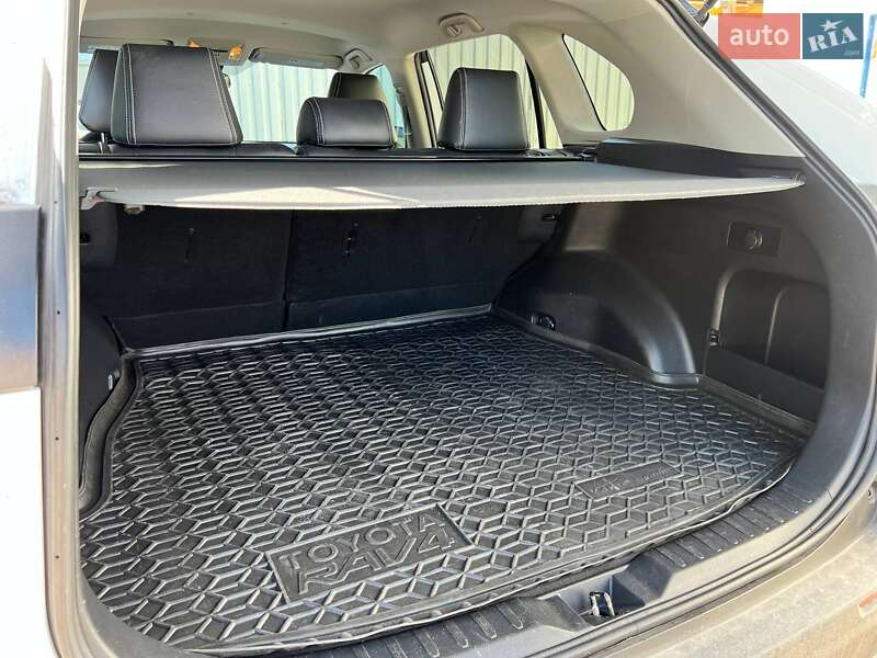 Внедорожник / Кроссовер Toyota RAV4 2021 в Киеве фото 11 Внедорожник / Кроссовер Toyota RAV4 2021 в Киеве