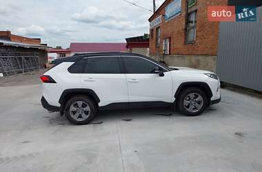 Внедорожник / Кроссовер Toyota RAV4 2022 в 