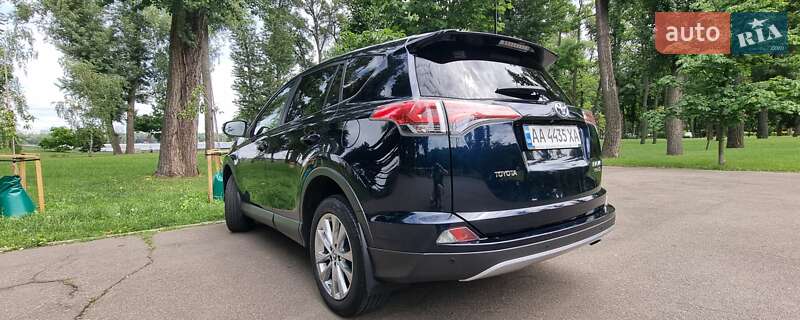 Позашляховик / Кросовер Toyota RAV4 2018 в Києві