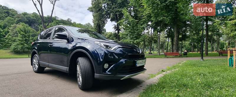 Позашляховик / Кросовер Toyota RAV4 2018 в Києві
