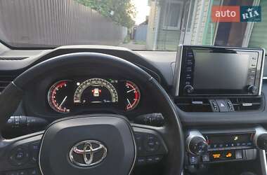 Внедорожник / Кроссовер Toyota RAV4 2022 в 