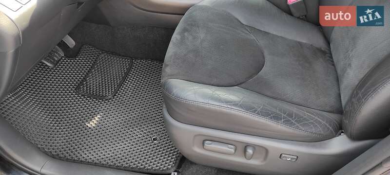 Внедорожник / Кроссовер Toyota RAV4 2010 в Ровно