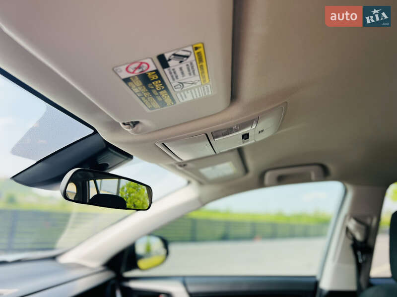 Внедорожник / Кроссовер Toyota RAV4 2017 в Мукачево