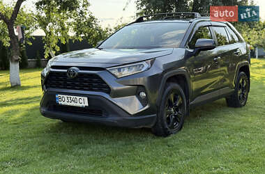 Позашляховик / Кросовер Toyota RAV4 2018 в Тернополі