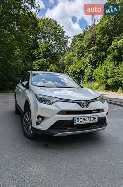 Позашляховик / Кросовер Toyota RAV4 2015 в Львові