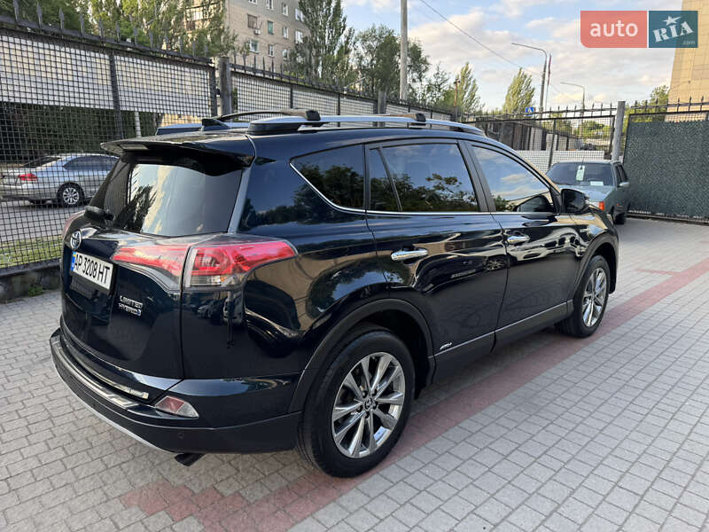 Позашляховик / Кросовер Toyota RAV4 2017 в Запоріжжі