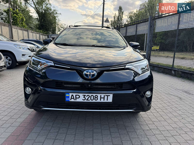 Позашляховик / Кросовер Toyota RAV4 2017 в Запоріжжі
