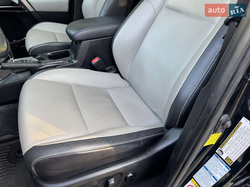 Позашляховик / Кросовер Toyota RAV4 2017 в Запоріжжі