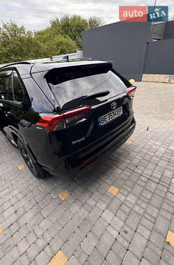 Внедорожник / Кроссовер Toyota RAV4 2020 в 