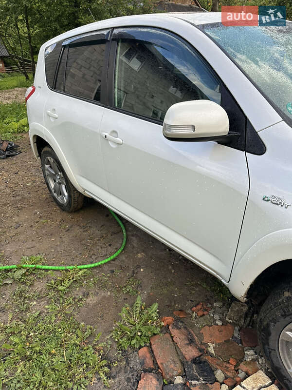 Позашляховик / Кросовер Toyota RAV4 2011 в Івано-Франківську