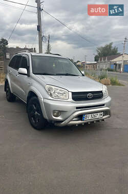 Внедорожник / Кроссовер Toyota RAV4 2005 в 