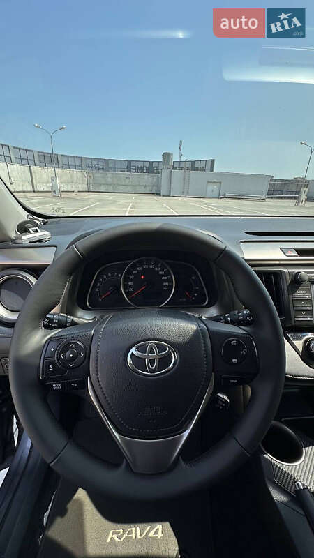 Внедорожник / Кроссовер Toyota RAV4 2013 в Киеве