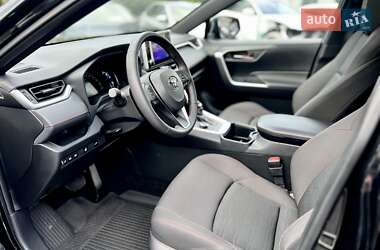 Внедорожник / Кроссовер Toyota RAV4 2023 в 