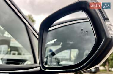 Внедорожник / Кроссовер Toyota RAV4 2023 в 