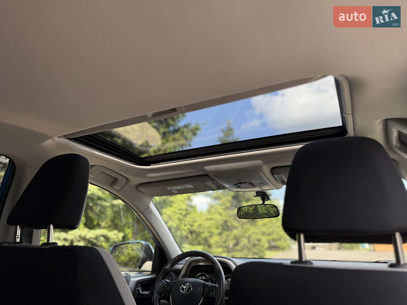 Внедорожник / Кроссовер Toyota RAV4 2016 в Тернополе