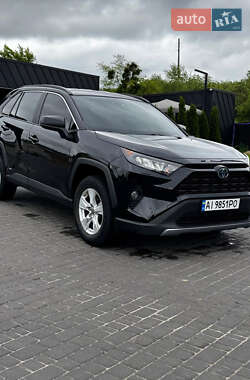 Внедорожник / Кроссовер Toyota RAV4 2021 в 