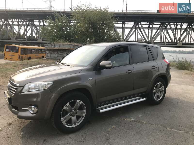 Toyota RAV4 2011
