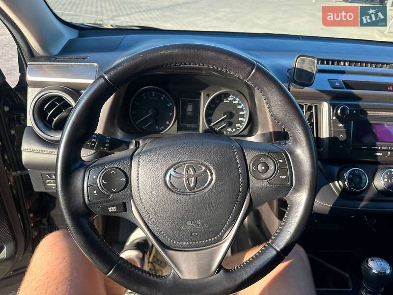 Позашляховик / Кросовер Toyota RAV4 2016 в Львові