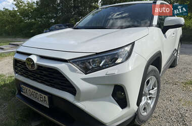 Внедорожник / Кроссовер Toyota RAV4 2020 в Каменец-Подольском