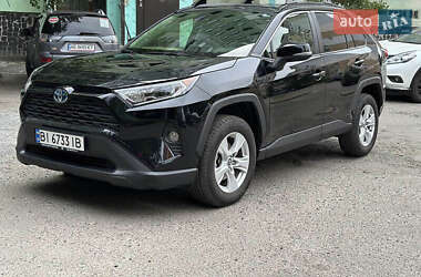 Внедорожник / Кроссовер Toyota RAV4 2020 в 