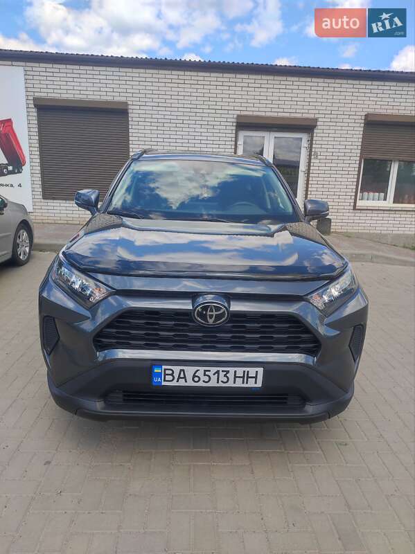 Внедорожник / Кроссовер Toyota RAV4 2021 в Умани
