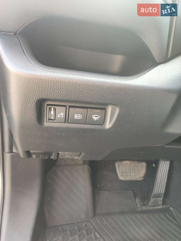 Внедорожник / Кроссовер Toyota RAV4 2021 в Умани