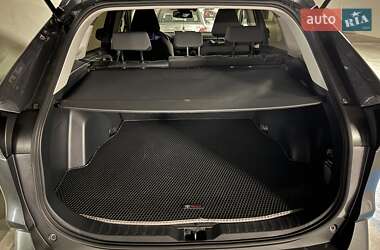 Позашляховик / Кросовер Toyota RAV4 2020 в 