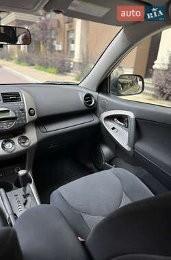 Внедорожник / Кроссовер Toyota RAV4 2007 в 