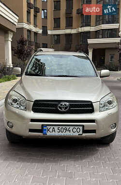 Внедорожник / Кроссовер Toyota RAV4 2007 в 