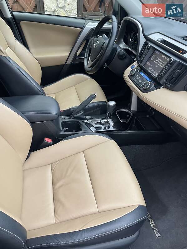 Позашляховик / Кросовер Toyota RAV4 2017 в Тернополі фото 11 Позашляховик / Кросовер Toyota RAV4 2017 в Тернополі